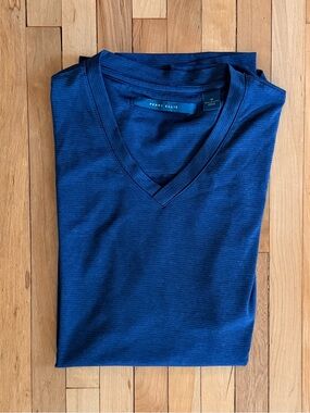 Perry Ellis Men's Blue V-Neck Tee